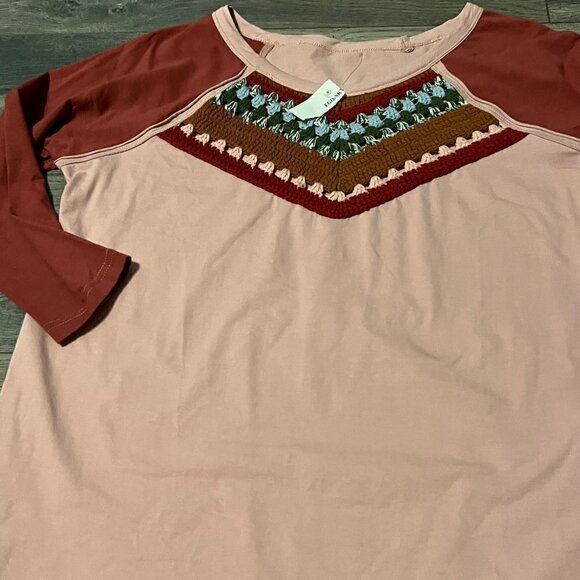 NWOT Tru Luxe Jeans Crochet neck raglan sleeve shirt. Size Med - Picture 2 of 5